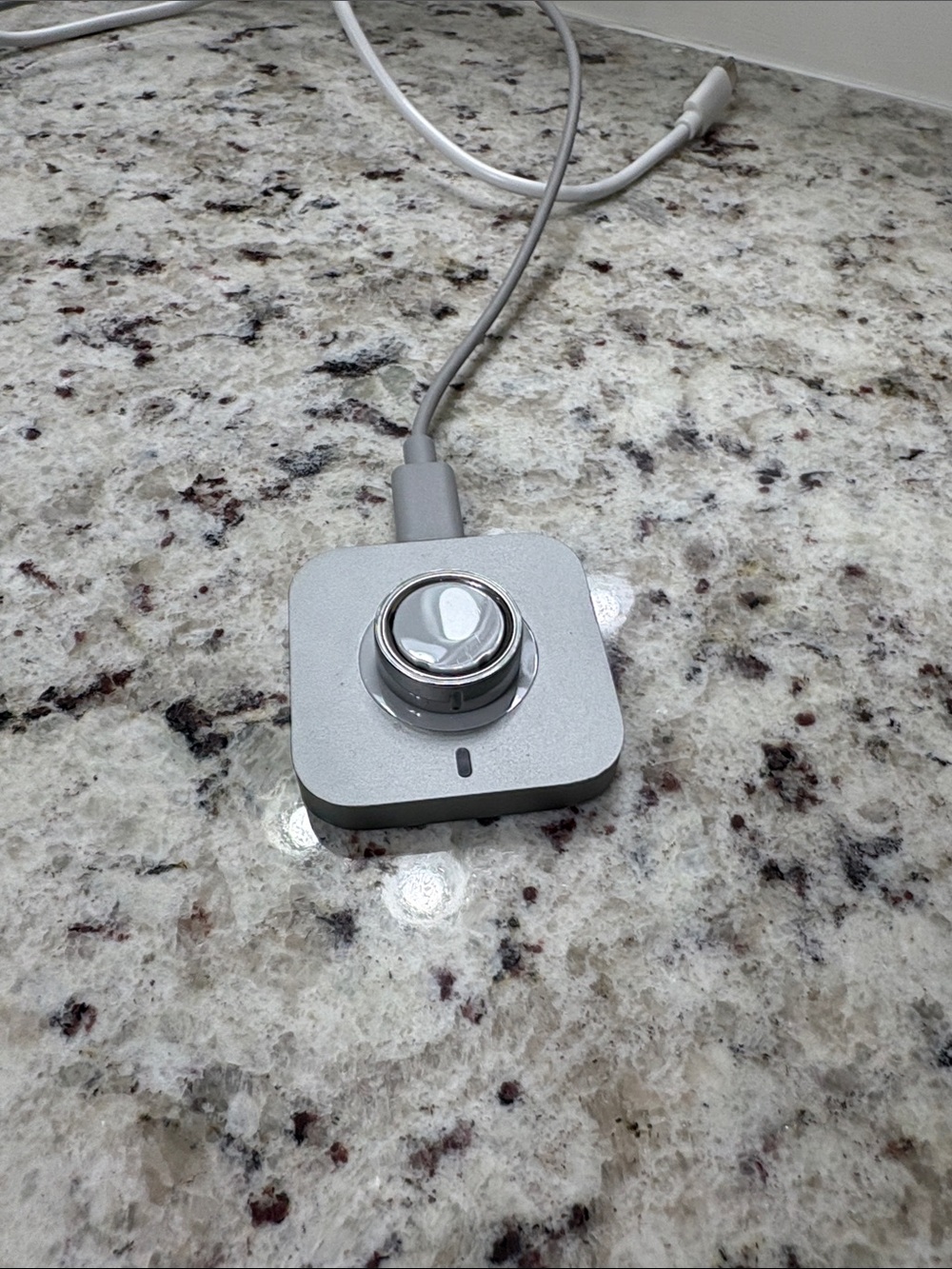 Silver Oura Ring 4, Size 7 with Charging Cable